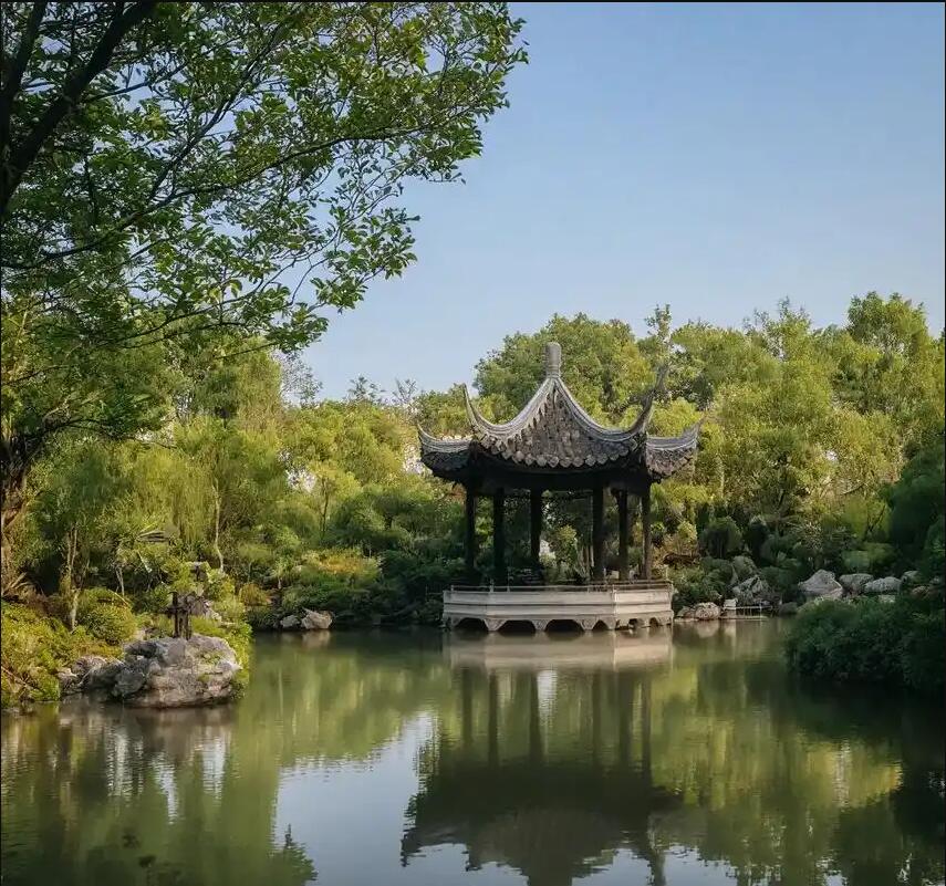 泸水县青曼餐饮有限公司